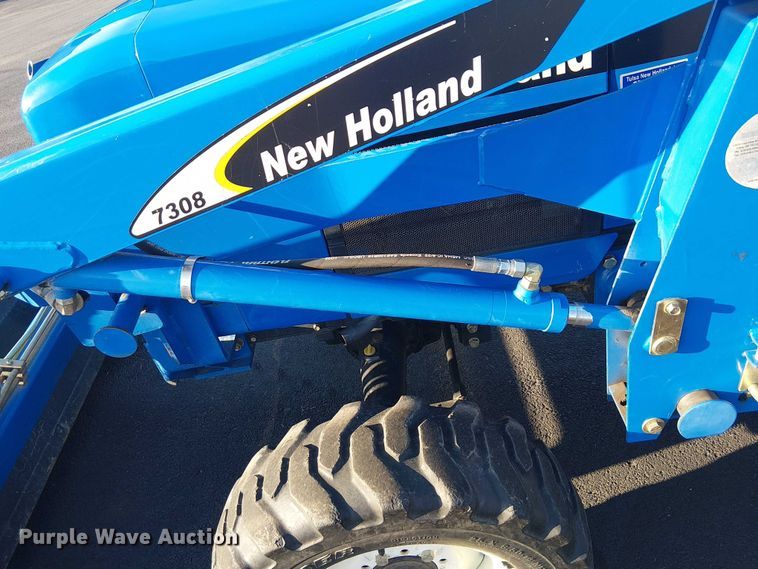 image for item DJ7860 New Holland TC30 MFWD tractor