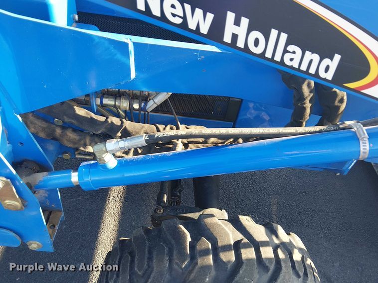 image for item DJ7860 New Holland TC30 MFWD tractor