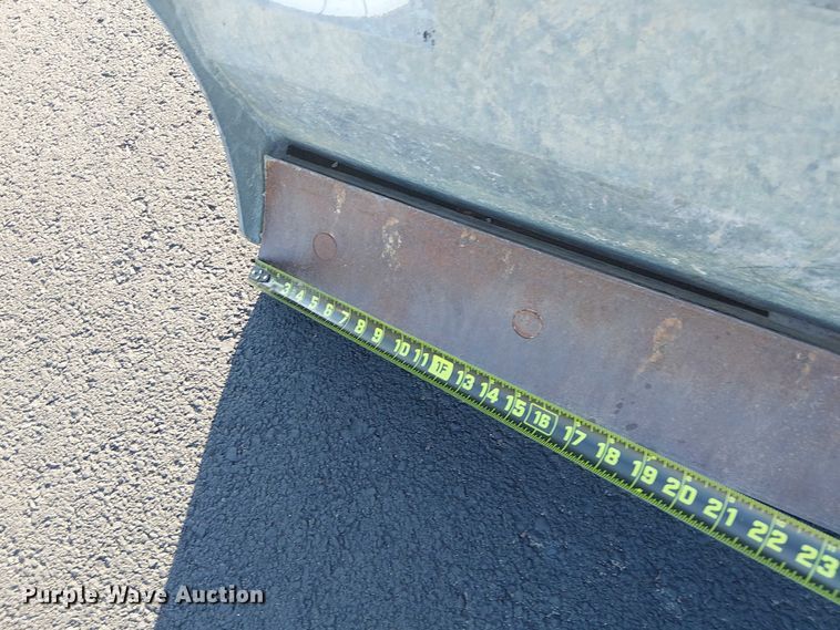 image for item DJ7860 New Holland TC30 MFWD tractor