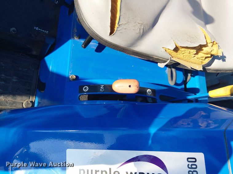 image for item DJ7860 New Holland TC30 MFWD tractor