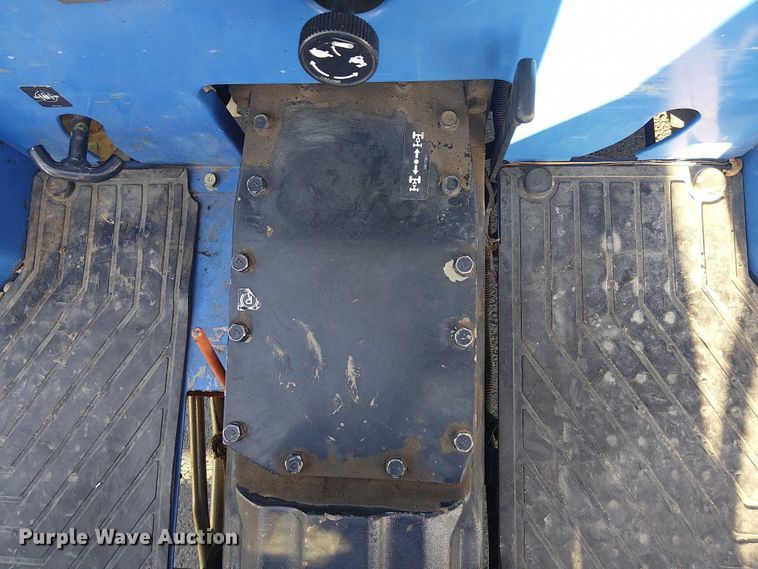 image for item DJ7860 New Holland TC30 MFWD tractor