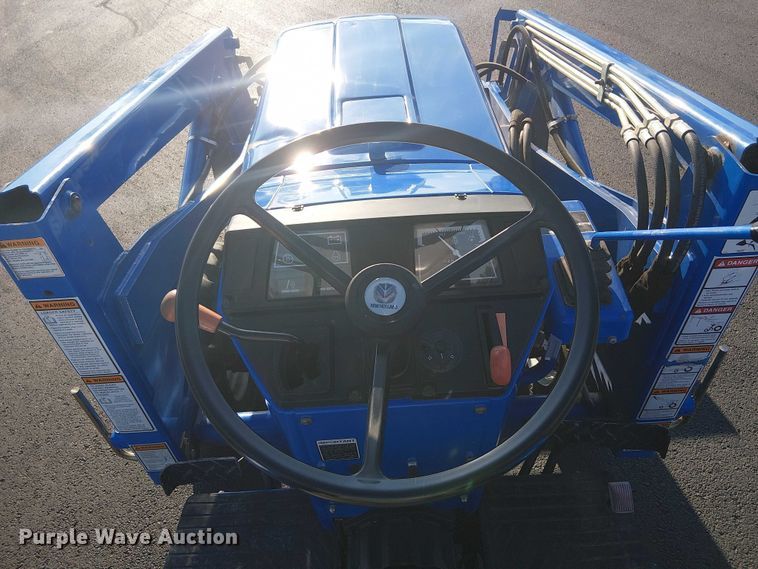 image for item DJ7860 New Holland TC30 MFWD tractor