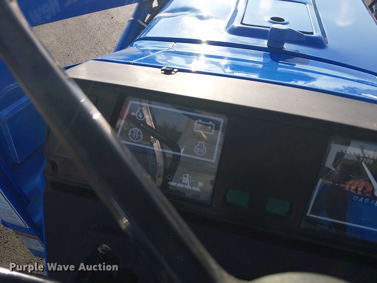 image for item DJ7860 New Holland TC30 MFWD tractor