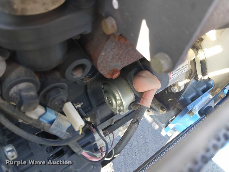 image for item DJ7860 New Holland TC30 MFWD tractor