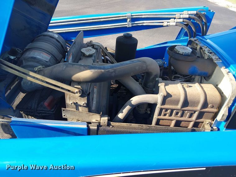 image for item DJ7860 New Holland TC30 MFWD tractor