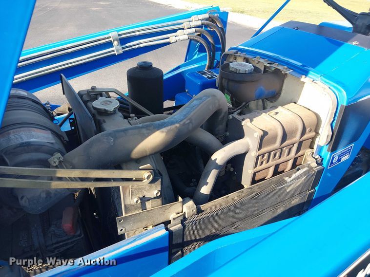 image for item DJ7860 New Holland TC30 MFWD tractor