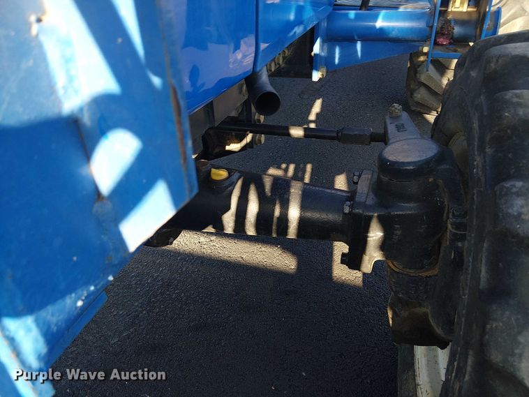 image for item DJ7860 New Holland TC30 MFWD tractor