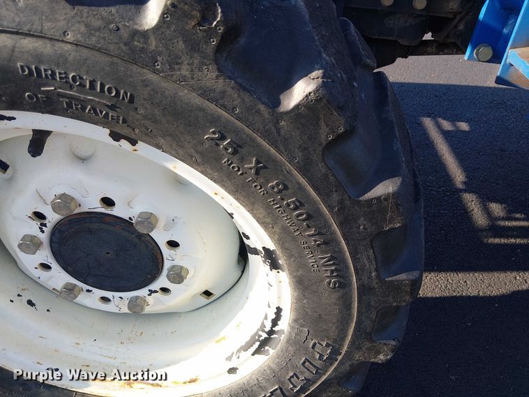 image for item DJ7860 New Holland TC30 MFWD tractor