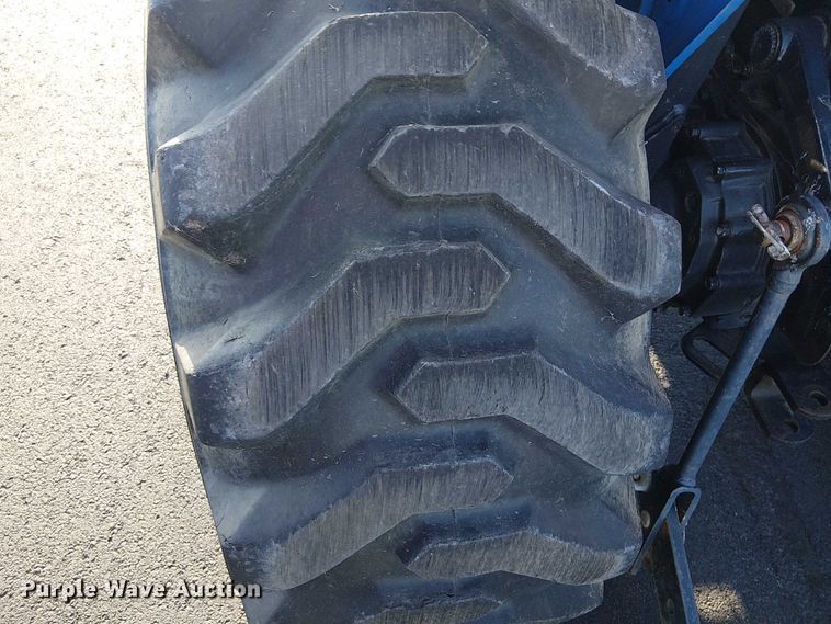 image for item DJ7860 New Holland TC30 MFWD tractor