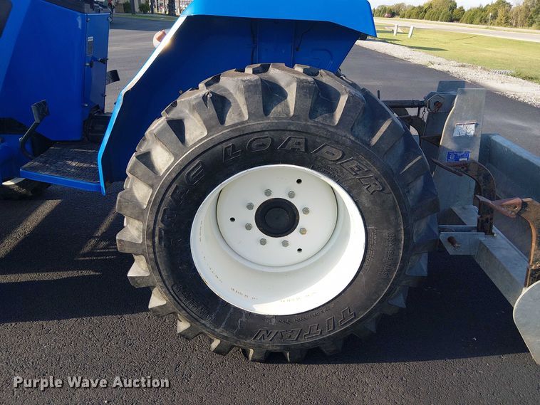 image for item DJ7860 New Holland TC30 MFWD tractor