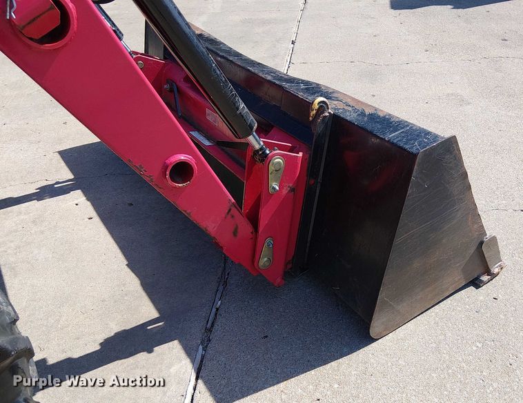 image for item DJ7862 Mahindra 4530 MFWD tractor