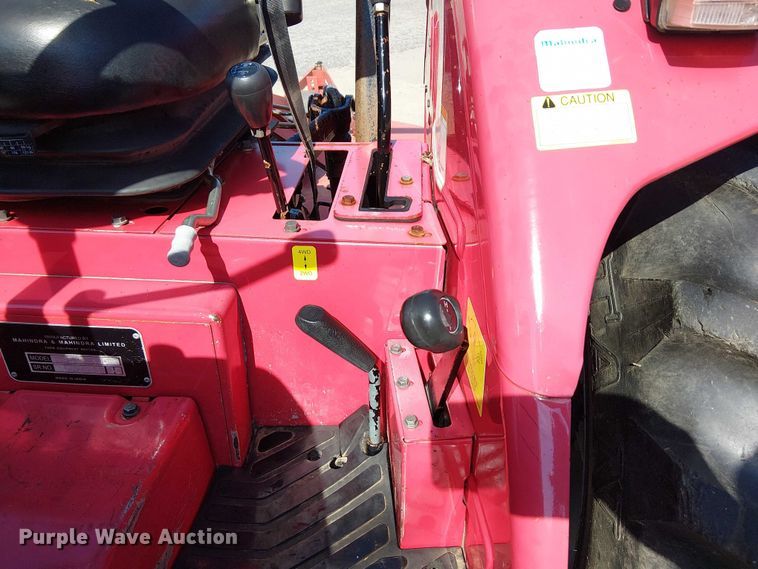 image for item DJ7862 Mahindra 4530 MFWD tractor