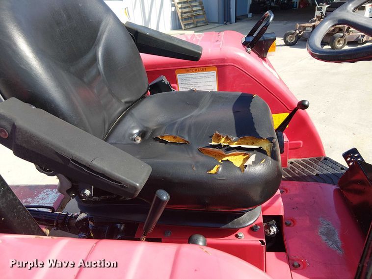 image for item DJ7862 Mahindra 4530 MFWD tractor