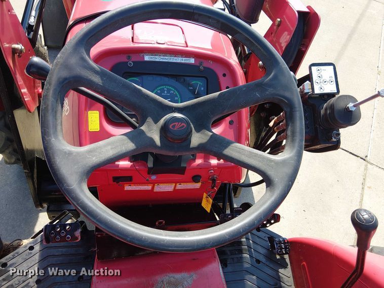 image for item DJ7862 Mahindra 4530 MFWD tractor