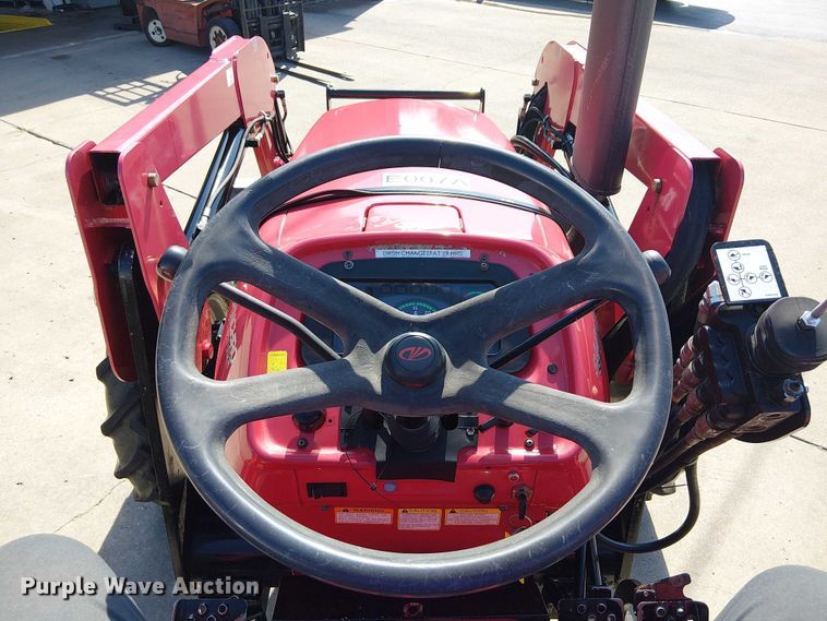 image for item DJ7862 Mahindra 4530 MFWD tractor