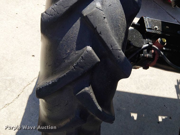 image for item DJ7862 Mahindra 4530 MFWD tractor