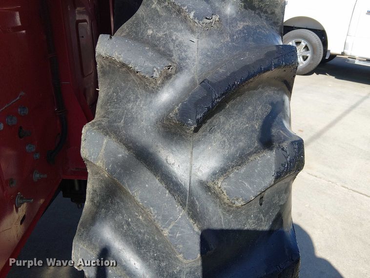 image for item DJ7862 Mahindra 4530 MFWD tractor