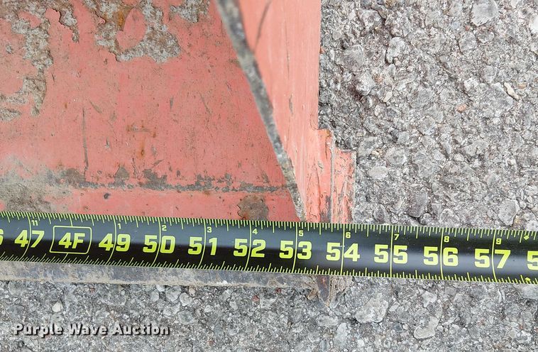 image for item DJ7869 Kubota B3200HSD MFWD tractor