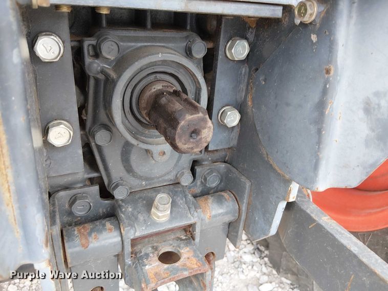 image for item DJ7869 Kubota B3200HSD MFWD tractor