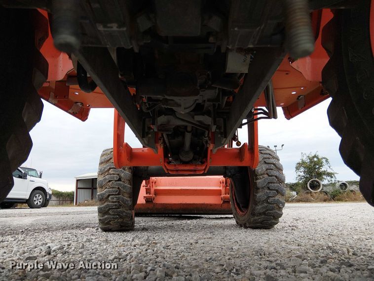 image for item DJ7869 Kubota B3200HSD MFWD tractor