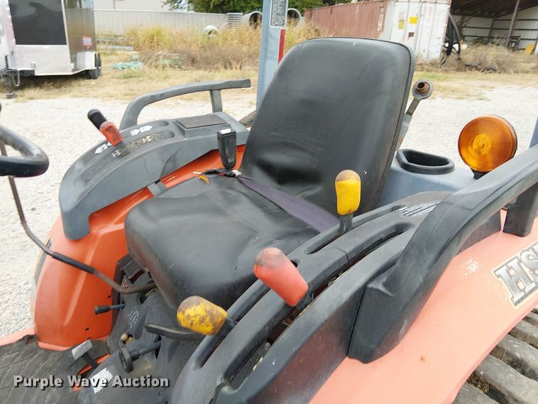 image for item DJ7869 Kubota B3200HSD MFWD tractor