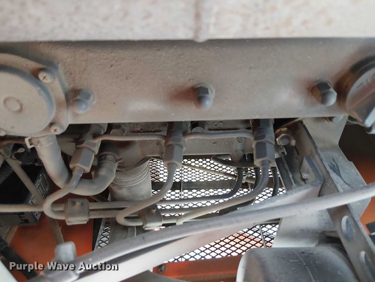 image for item DJ7869 Kubota B3200HSD MFWD tractor