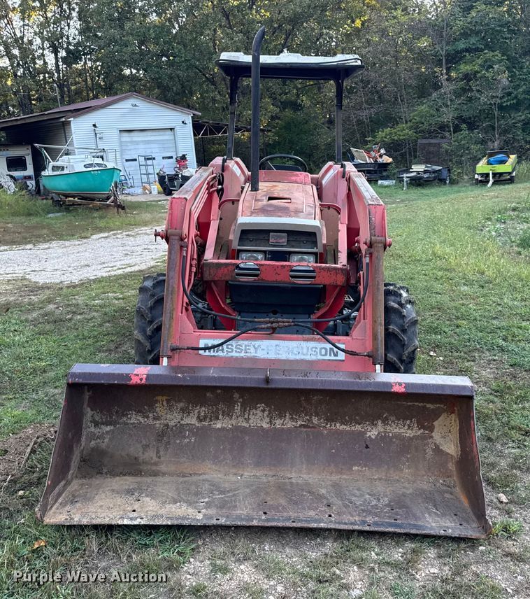 image for item DO2391 Massey Ferguson 1190 MFWD tractor