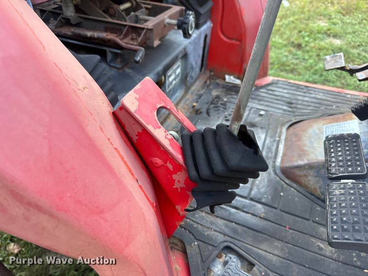 image for item DO2391 Massey Ferguson 1190 MFWD tractor