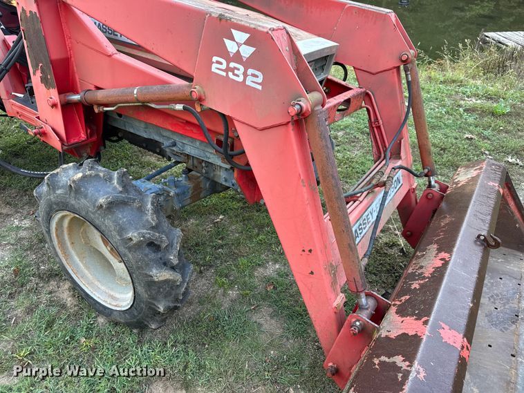 image for item DO2391 Massey Ferguson 1190 MFWD tractor