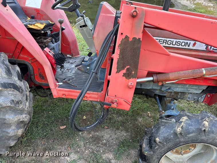 image for item DO2391 Massey Ferguson 1190 MFWD tractor