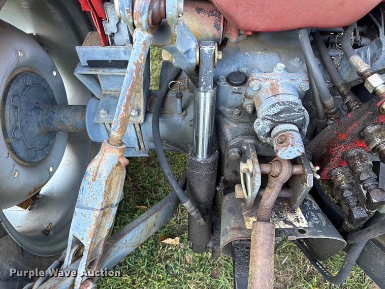 image for item DO2391 Massey Ferguson 1190 MFWD tractor