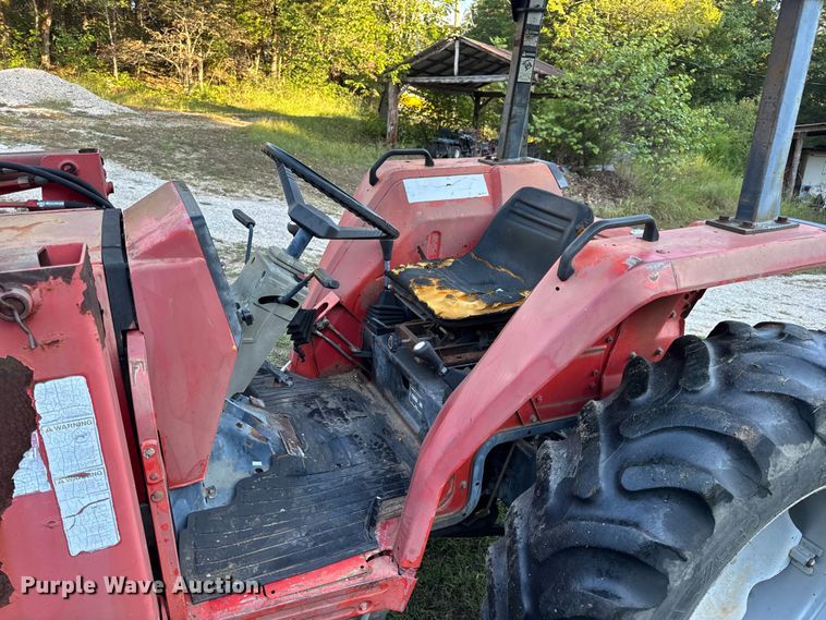 image for item DO2391 Massey Ferguson 1190 MFWD tractor