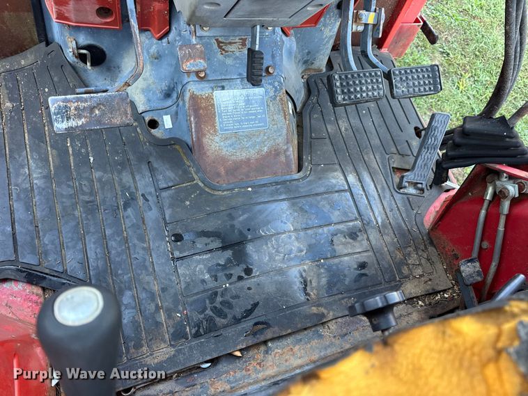 image for item DO2391 Massey Ferguson 1190 MFWD tractor