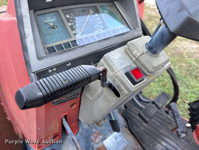 image for item DO2391 Massey Ferguson 1190 MFWD tractor