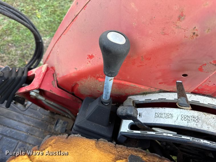 image for item DO2391 Massey Ferguson 1190 MFWD tractor