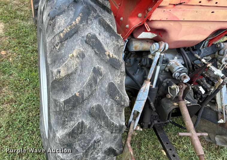 image for item DO2391 Massey Ferguson 1190 MFWD tractor