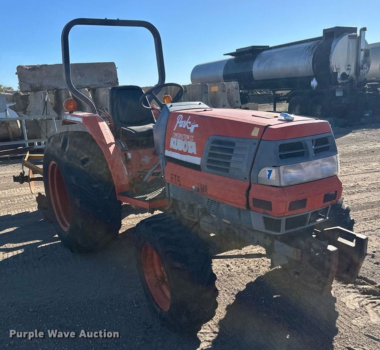 image for item DW4303 1994 Kubota L2900GST HFWD tractor