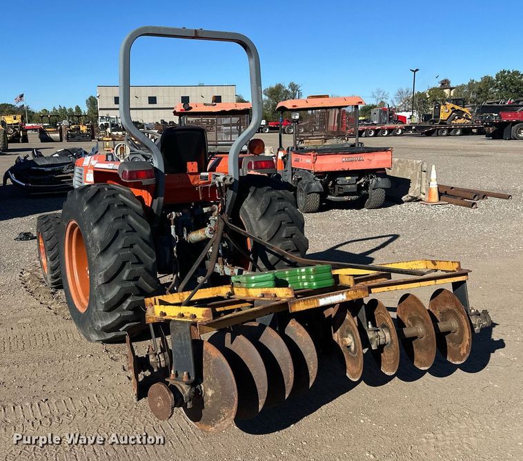 image for item DW4303 1994 Kubota L2900GST HFWD tractor