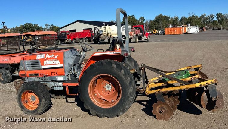 image for item DW4303 1994 Kubota L2900GST HFWD tractor