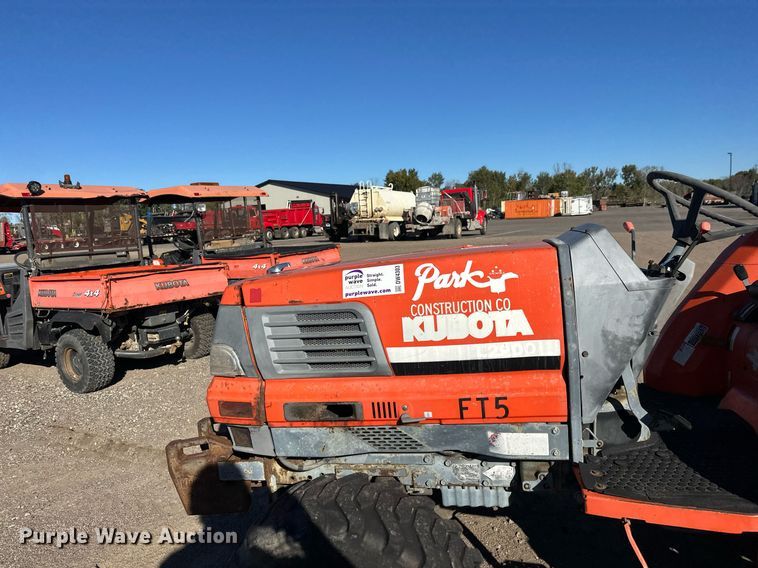 image for item DW4303 1994 Kubota L2900GST HFWD tractor