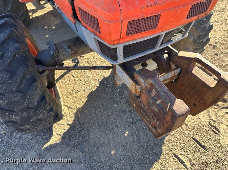 image for item DW4303 1994 Kubota L2900GST HFWD tractor