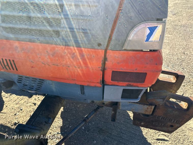 image for item DW4303 1994 Kubota L2900GST HFWD tractor