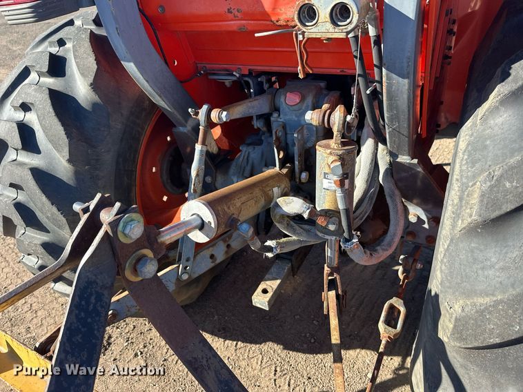 image for item DW4303 1994 Kubota L2900GST HFWD tractor