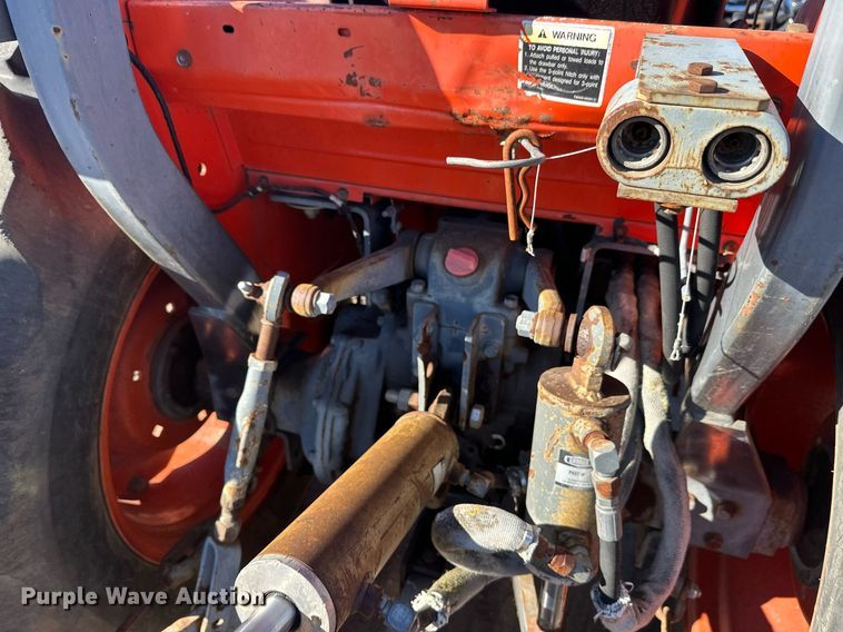 image for item DW4303 1994 Kubota L2900GST HFWD tractor