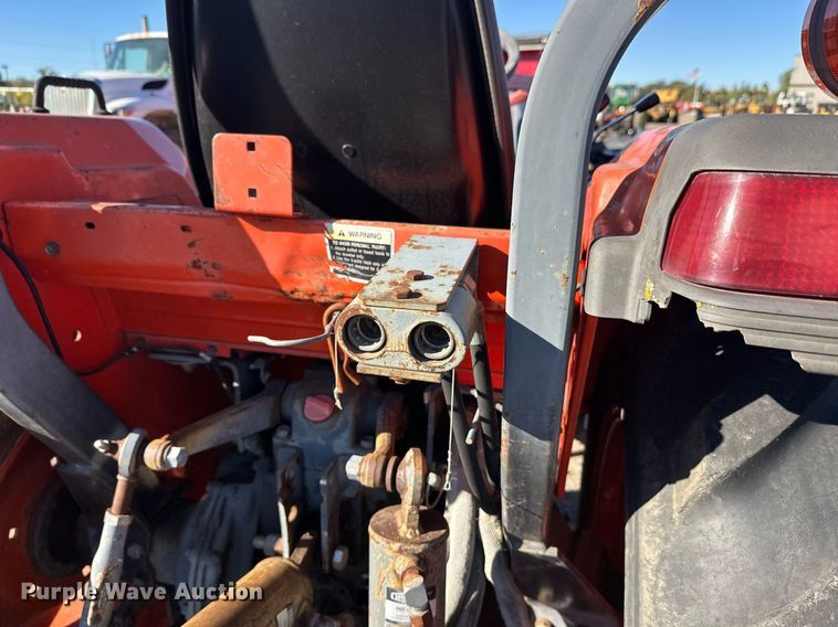 image for item DW4303 1994 Kubota L2900GST HFWD tractor