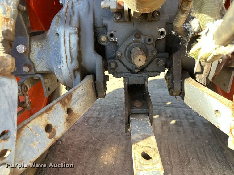 image for item DW4303 1994 Kubota L2900GST HFWD tractor