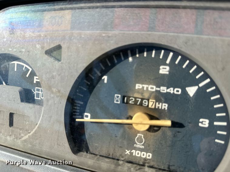 image for item DW4303 1994 Kubota L2900GST HFWD tractor