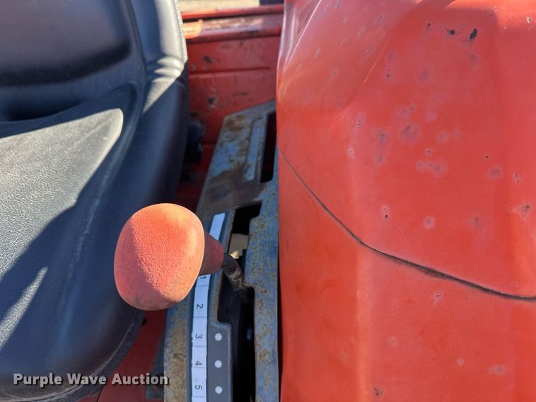 image for item DW4303 1994 Kubota L2900GST HFWD tractor