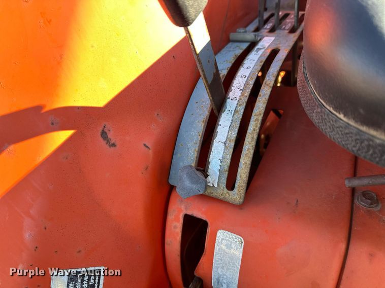 image for item DW4303 1994 Kubota L2900GST HFWD tractor
