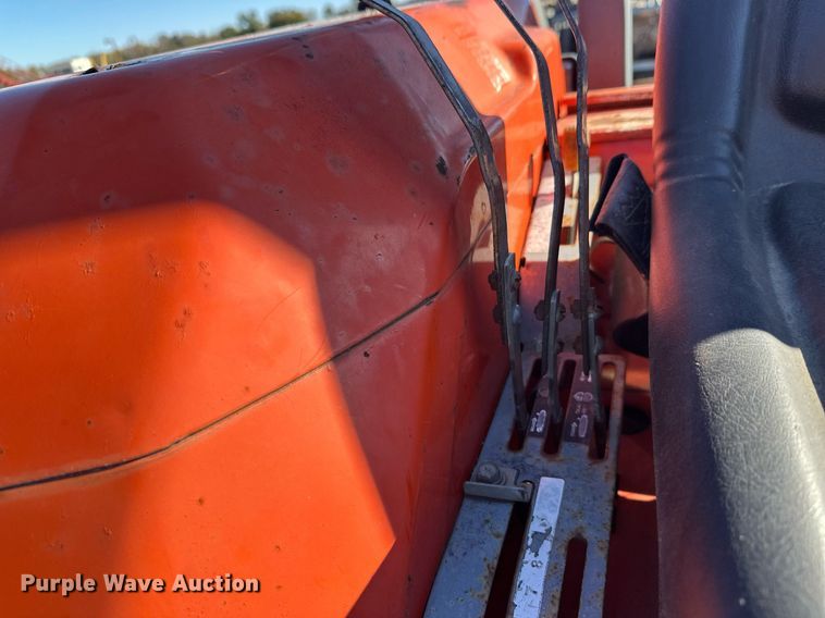image for item DW4303 1994 Kubota L2900GST HFWD tractor